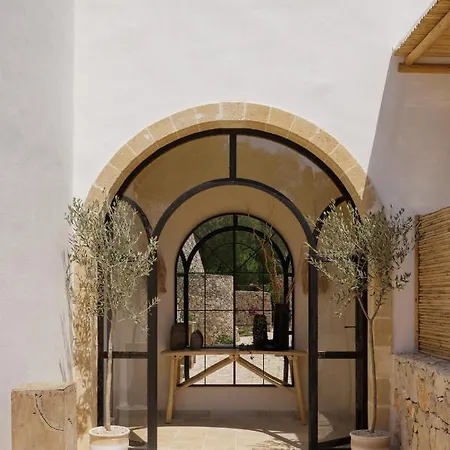 Готель Tenuta Negroamaro 4*