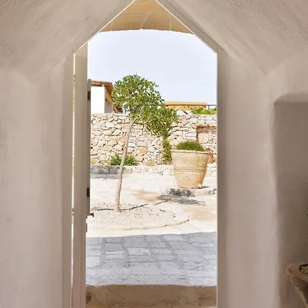 Готель Tenuta Negroamaro 4*